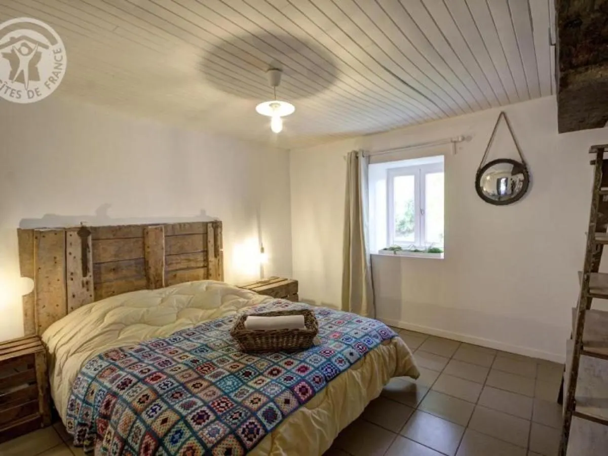 Holiday home Gite Familial 14 Pers. Avec Piscine Chauffee, Spa, Sauna, Terrains De Jeux Et Borne Electrique. - Fr-1-496-3 Vivans