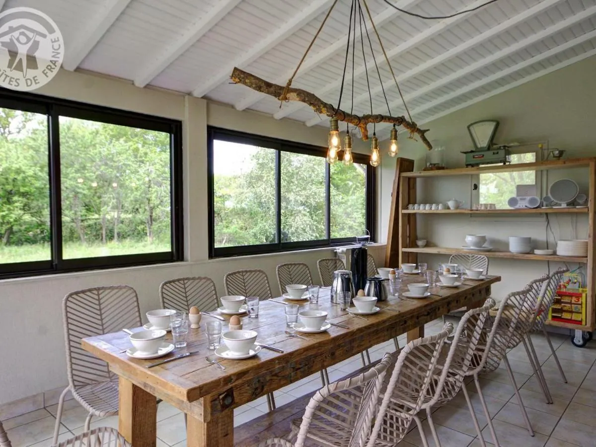 Gite Familial 14 Pers. Avec Piscine Chauffee, Spa, Sauna, Terrains De Jeux Et Borne Electrique. - Fr-1-496-3 Vivans 0*,