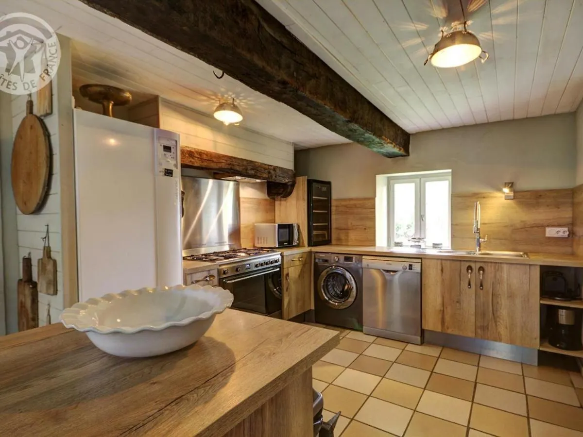 Gite Familial 14 Pers. Avec Piscine Chauffee, Spa, Sauna, Terrains De Jeux Et Borne Electrique. - Fr-1-496-3 Vivans France